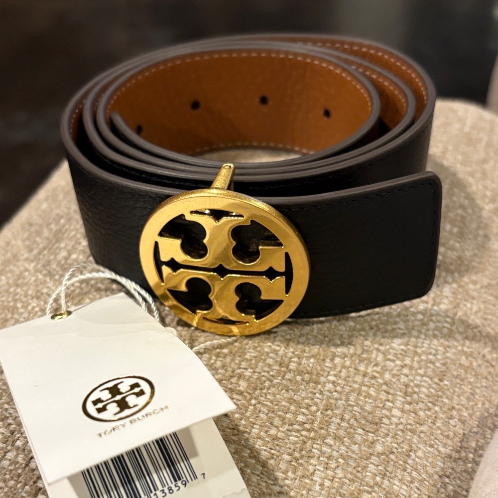 Tory Burch Black Belt with Gold Emblem - Picture 3 of 3